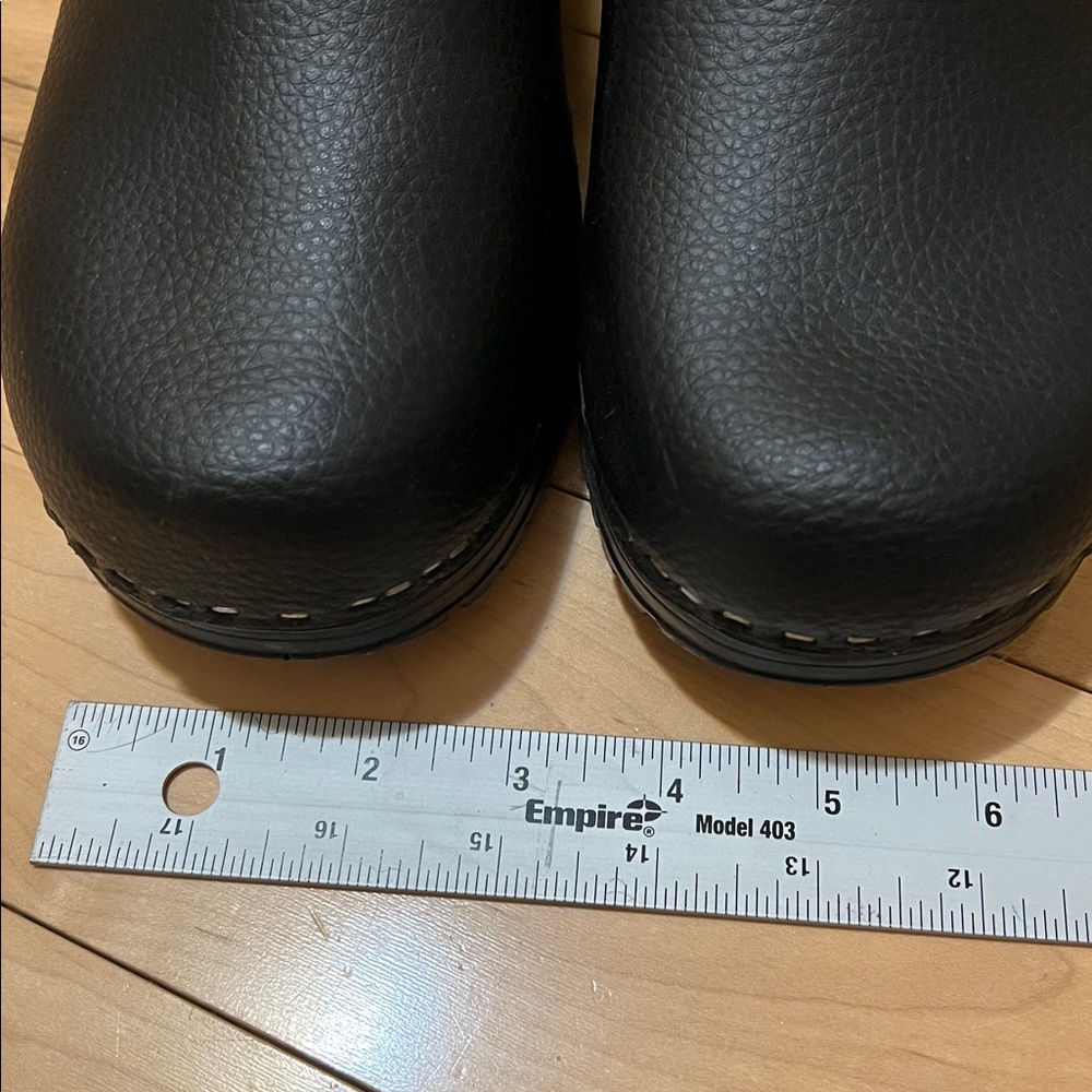 Strovels 304 Black Leather Clogs - Picture 15 of 16